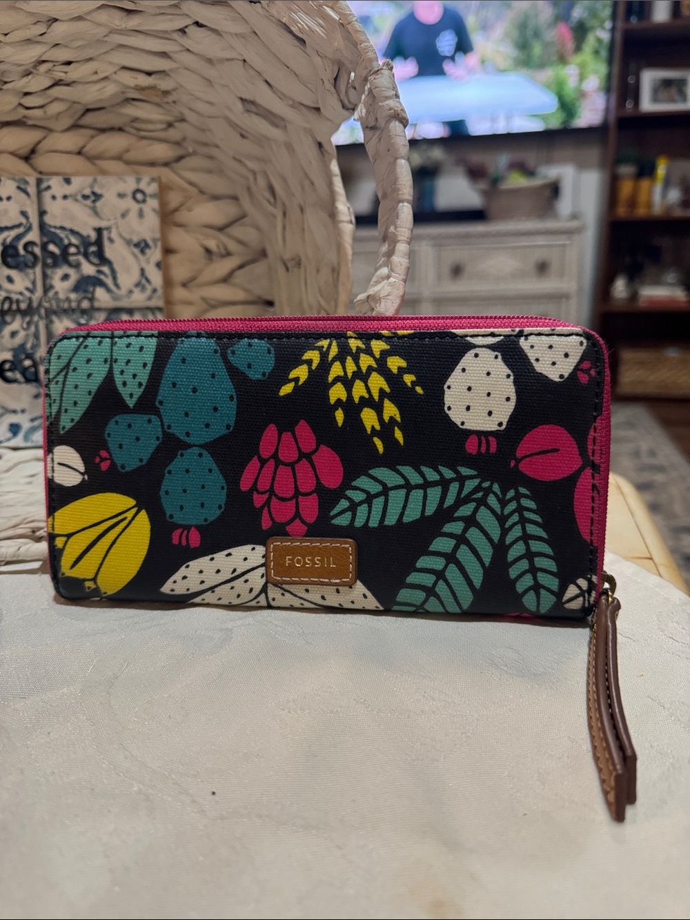 Fossil Eliza Black Floral Zip Wallet with Pink Trim